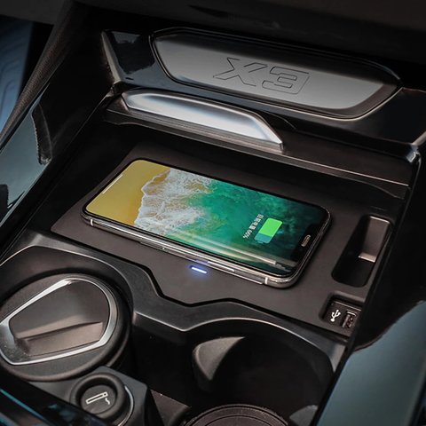 Беспроводная зарядка QI для BMW X3 / X4 2018-2021 г.в. Превью 1